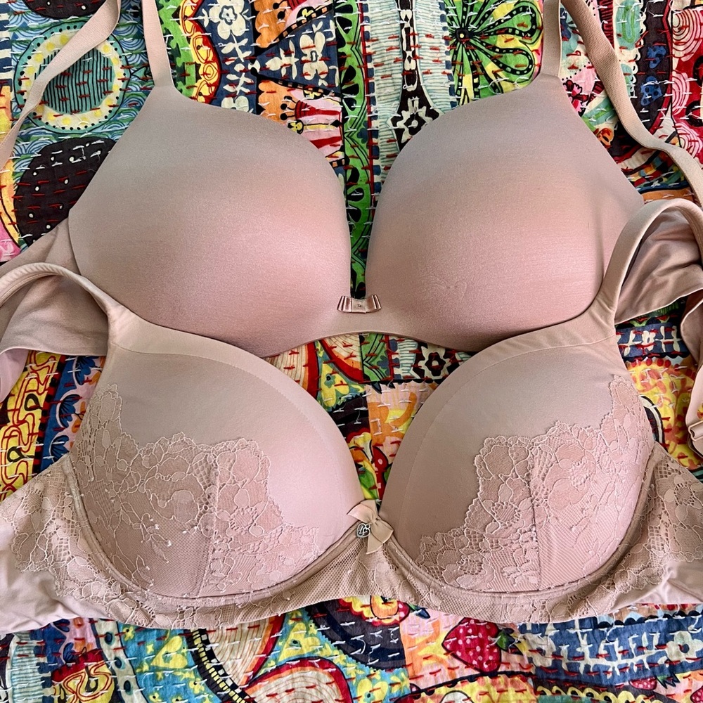 VS buttery soft wireless memory foam 36DD comfy Bra Bundle in Nude